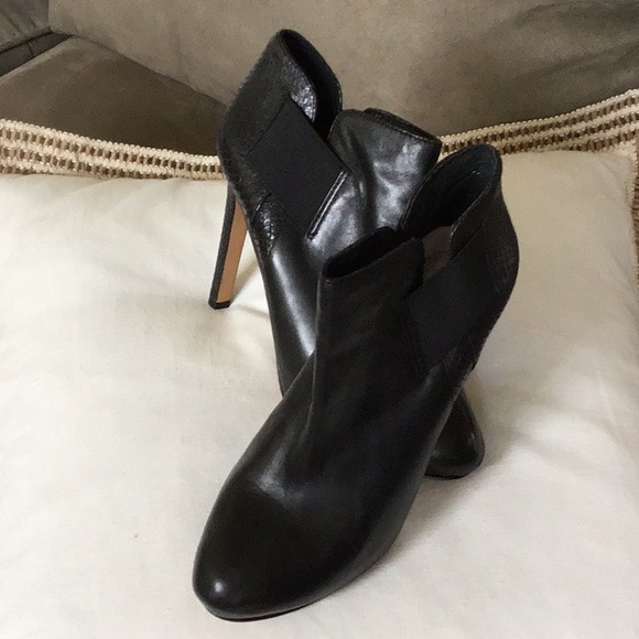 Vince Camuto shoe boots 👢 - Picture 1 of 7